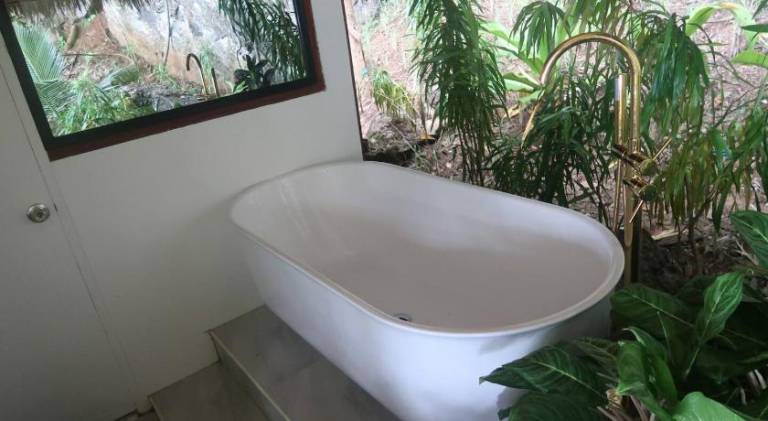 Lovely villa with yard, patio & hot tub | Pet-friendly — photo 4