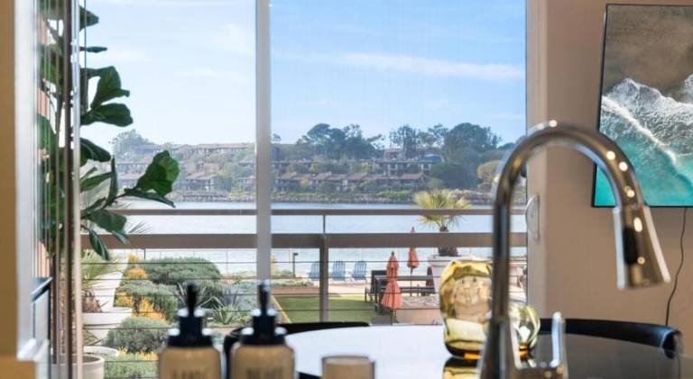 The Citrine Suite - Water View Large Condo 2BR Marina — photo 5