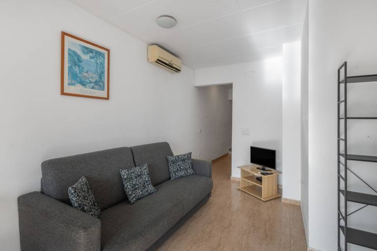 Wonderful aparthotel with fast internet | City view | Beach nearby | Good for workation | Pets are welcome in Santa Susanna