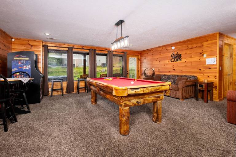 Family-oriented charming cabin with pool, hot tub & BBQ | Mountain view | Pets allowed — photo 5