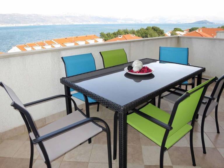 Rental apartment with barbeque, pool & patio | Sea view — photo 5
