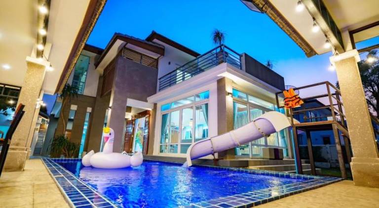 Charming villa with pool | Pets are welcome in Chonburi