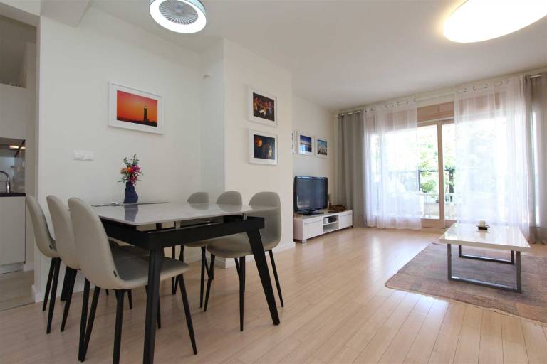 Holiday apartment with patio — photo 4