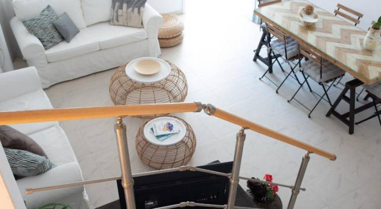 Apartment with terrace & yard — photo 4