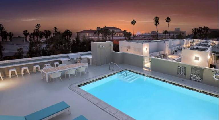 Ocean Views - Rooftop Pool 2BR Santa Monica — photo 3