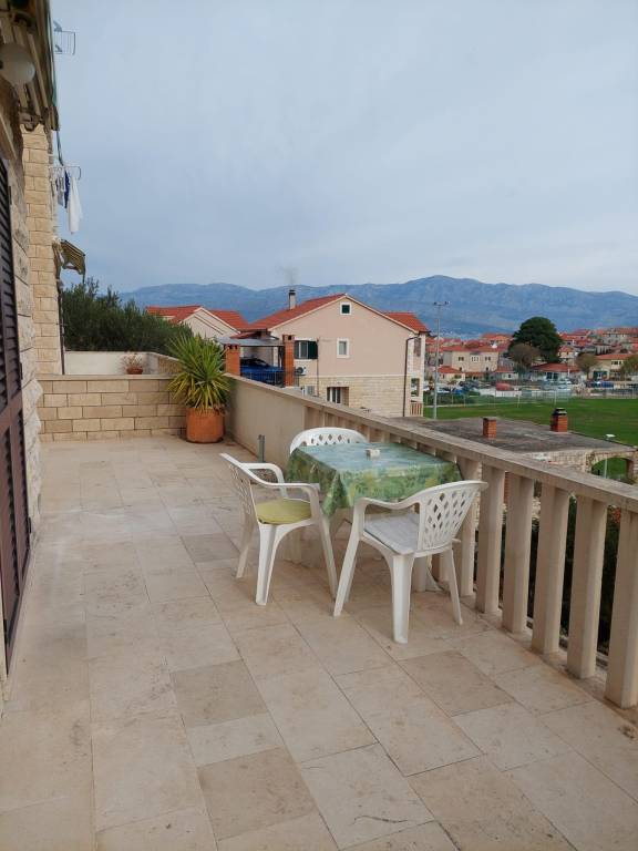 Fully equipped holiday apartment with patio | Pets allowed in Supetar