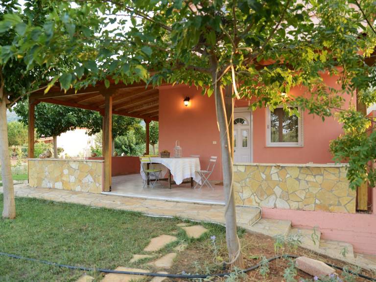 Family-friendly big vacation home with terrace, barbeque & yard | Dogs allowed — photo 3