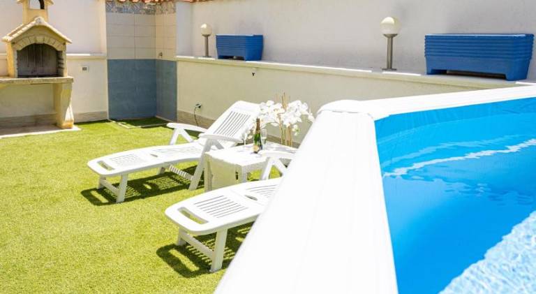 Nice holiday apartment with yard, patio & pool | Dogs allowed — photo 3