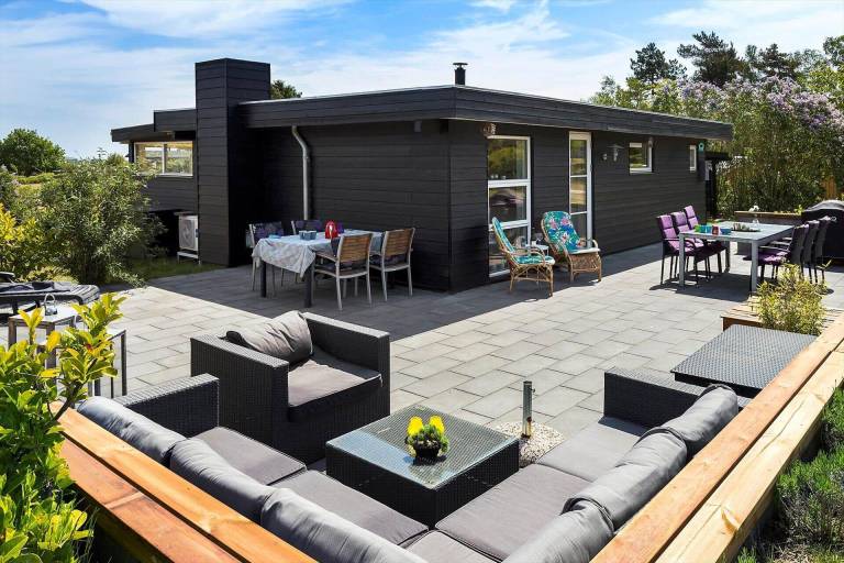 Vacation home with patio & BBQ in Ebeltoft