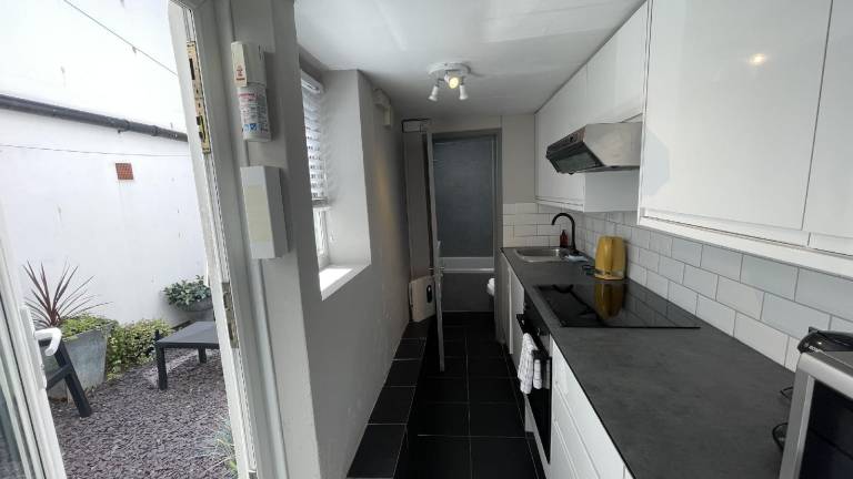 Rental apartment with patio | Next to Brighton Palace Pier — photo 3