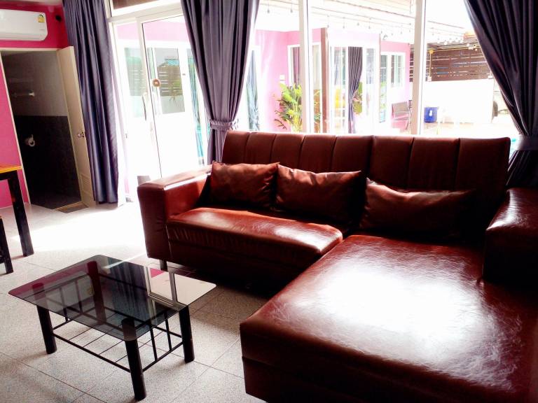 Villa with pool & BBQ | Perfect for remote work | Pets are welcome — photo 2