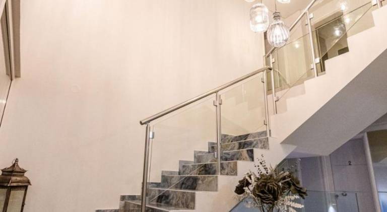 Lovely serviced apartment with terrace, yard & pool | Pets are welcome — photo 4