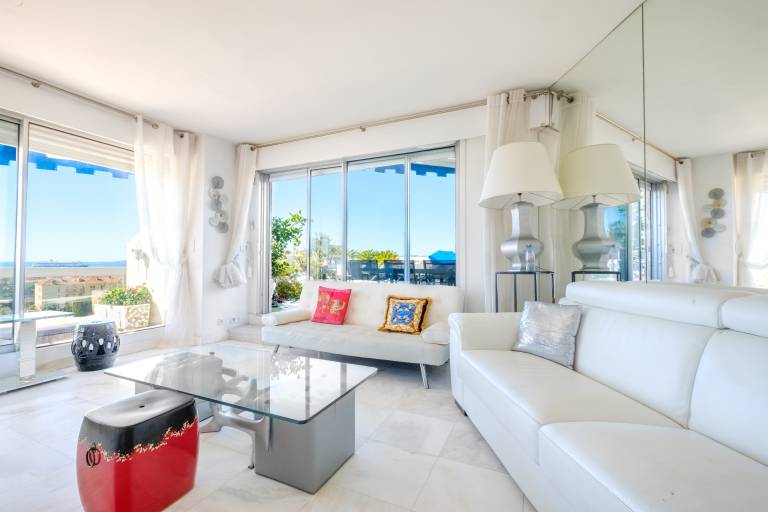 Apartment 'Cannes Center Sea and Sky' with Sea View, Private Terrace and Air Conditioning — photo 3