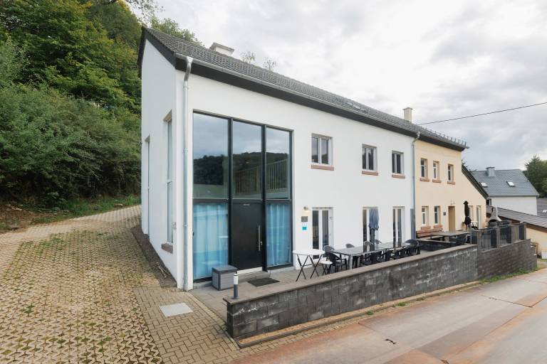 Holiday Home 'Eifel Atrium' with Private Terrace and Wi-Fi — photo 3