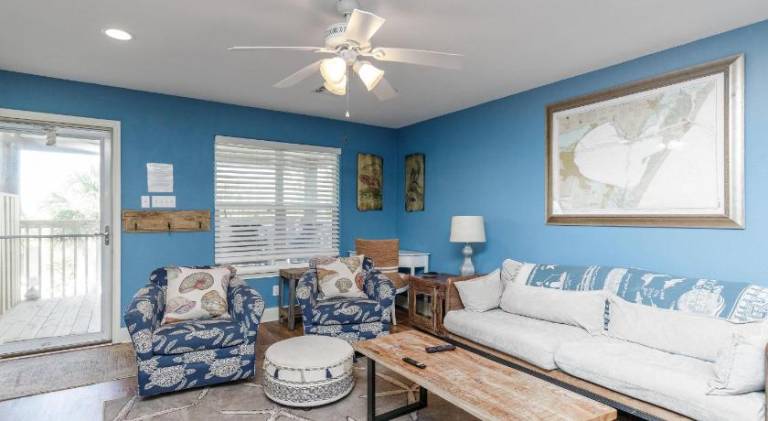 Vacation home with pool | Pets allowed — photo 2