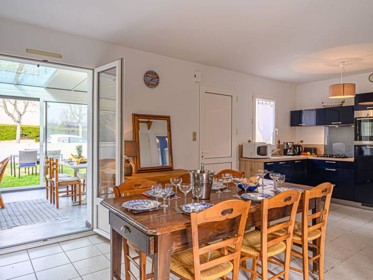 House with terrace, yard & barbecue — photo 3