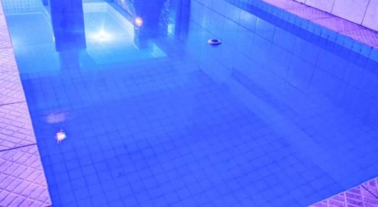 House with pool — photo 5