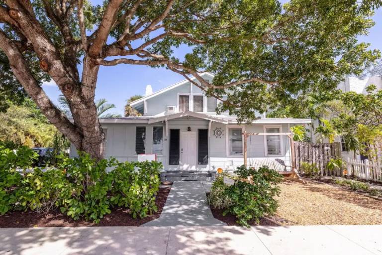 Cabin  Lake Worth
