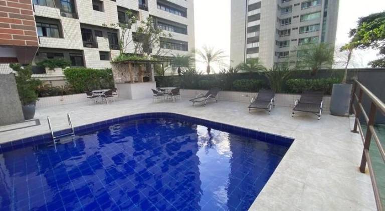 House with private pool, yard & barbeque — photo 3