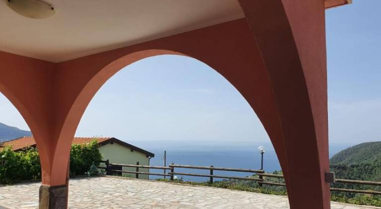 Rental apartment with 2 rooms for 4 persons in Moneglia