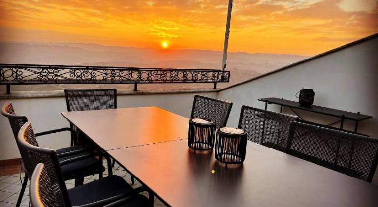 Rental apartment with 2 rooms for 4 persons in La Morra