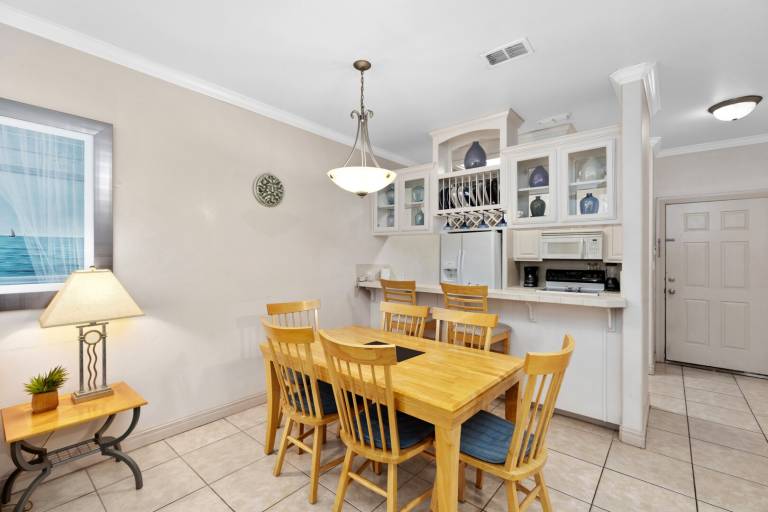 Family-oriented condo with pool | Close to the beach | Pets allowed — photo 5