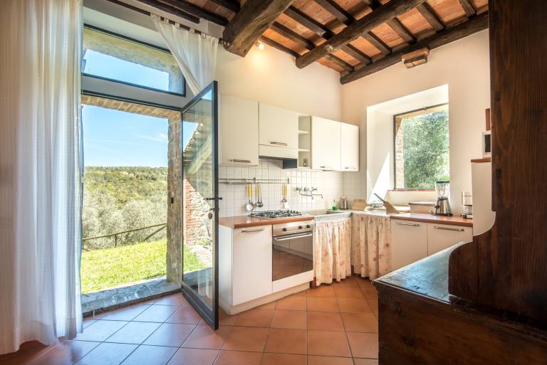 Farmhouse 'Podere Montorgialino' with Private Terrace, Private Garden and Wi-Fi — photo 4