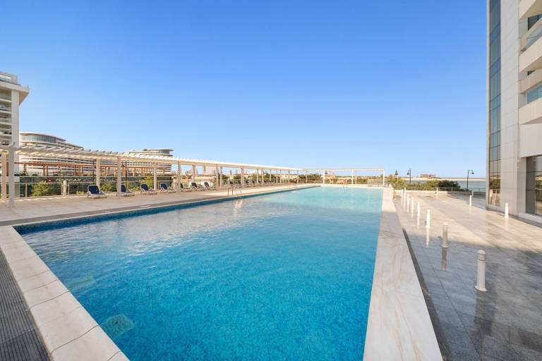 Apartment with pool — photo 4