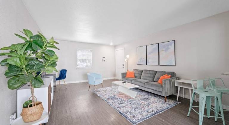 Rental apartment with pool & garden — photo 4