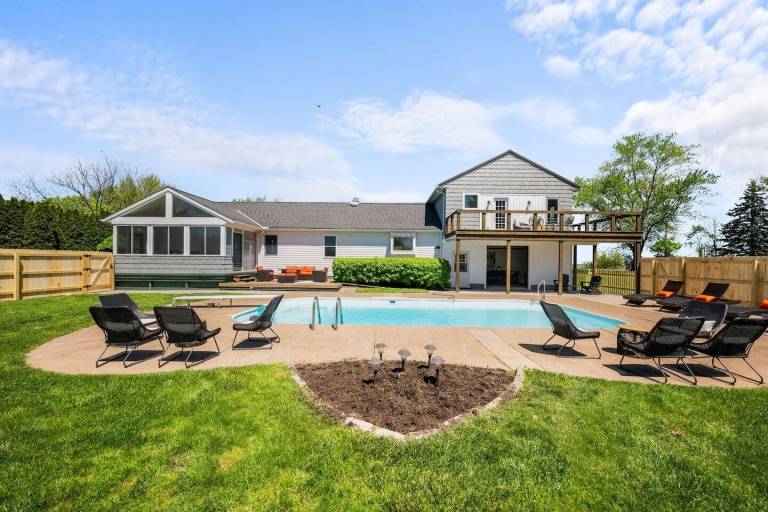 House  Chaska Beach