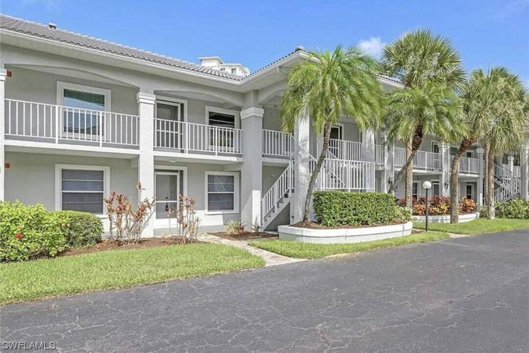 Condo North Naples