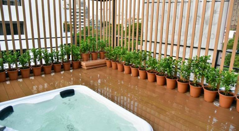 Serviced apartment with terrace, jacuzzi & sauna — photo 4