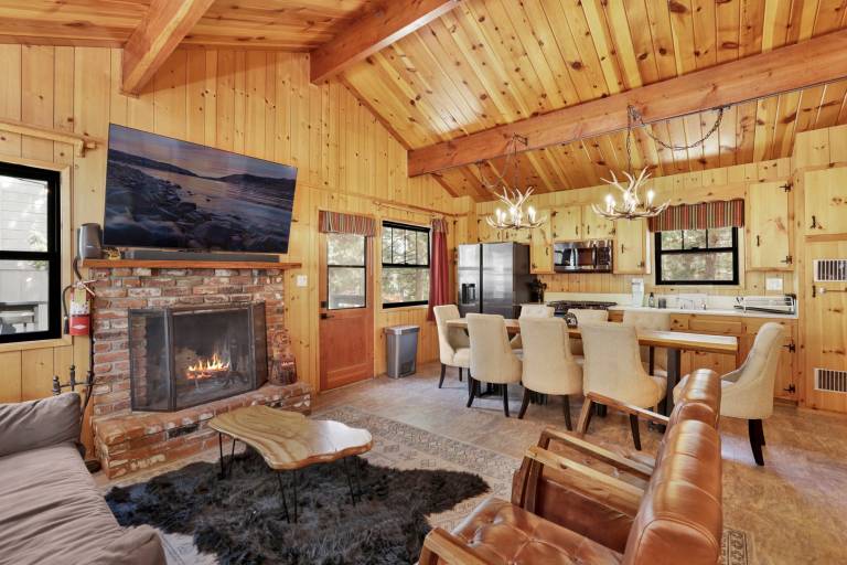 Cabin with barbeque | Mountain view in San Bernardino, CA