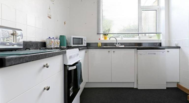 Holiday apartment with yard — photo 4