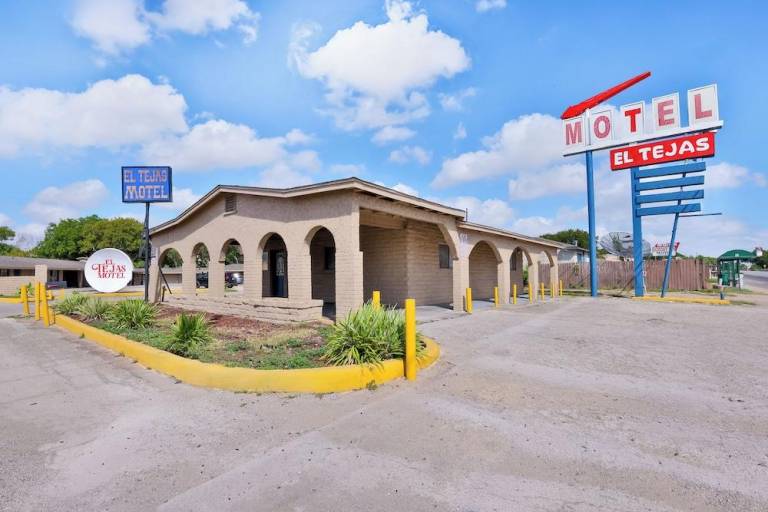 EL TEJAS MOTEL — photo 3