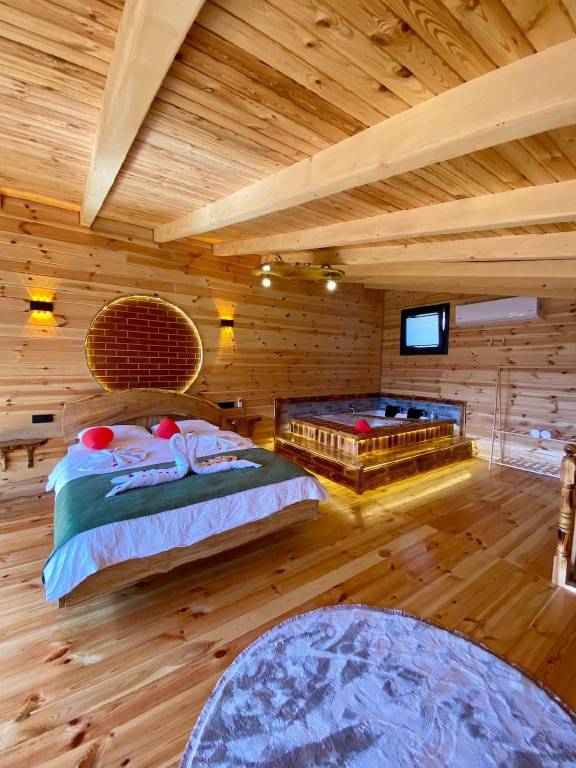 Vacation home with jacuzzi in Camlihemsin