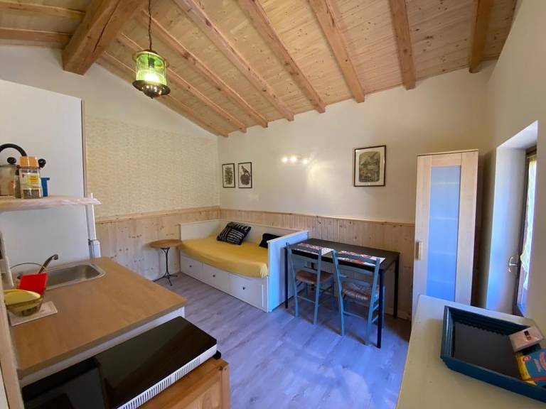 Apartment 'Olive Grove House' with Lake View, Private Terrace and Shared Garden — photo 4