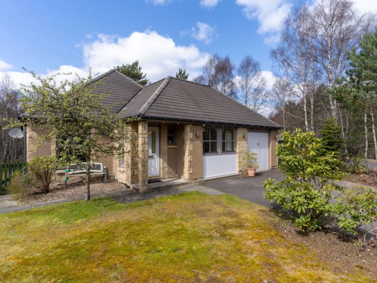 House  Aviemore