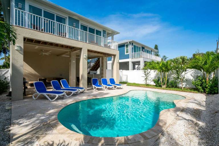 Vacation home with barbecue in Fort Myers Beach, FL