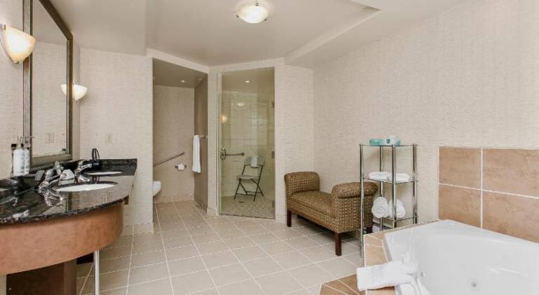 Holiday Inn & Suites Lloydminster By IHG — photo 2