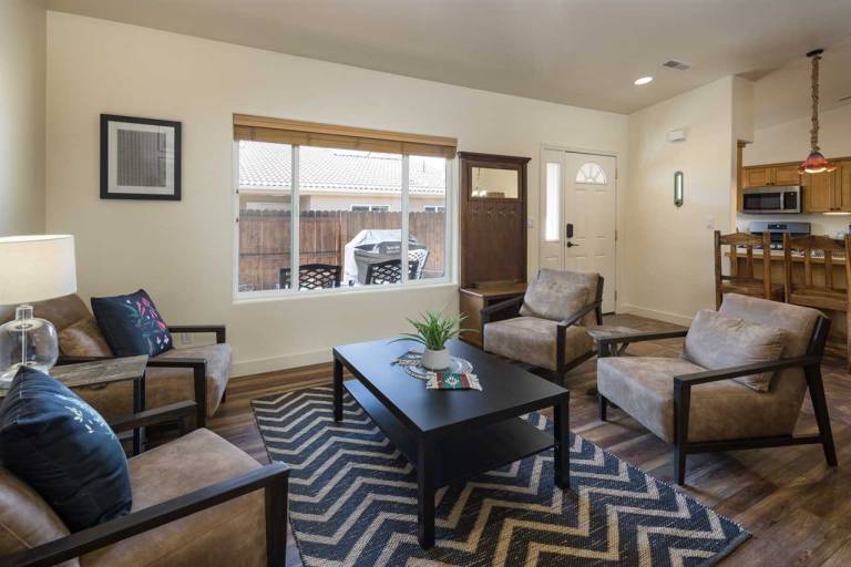 New Listing Private Spa, Pet-Friendly, Pool, Close to Parks, Garage C419 — photo 4