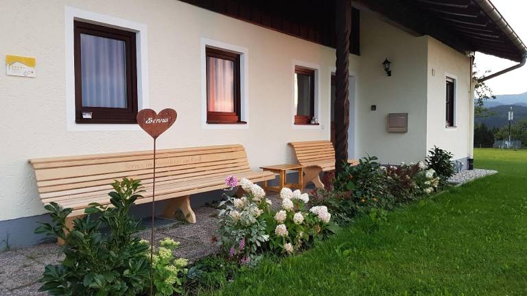 Ferienhaus in Siegsdorf für max. 8 Gäste Ferienhaus in Siegsdorf für max. 8 Gäste