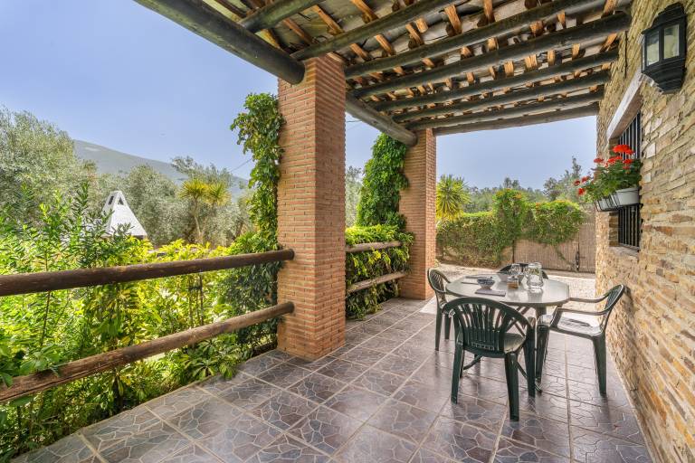 Fully equipped charming vacation home with garden, private pool & BBQ | Garden view | Pets allowed — photo 4