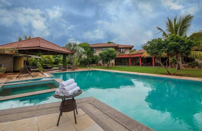 House  Mandwa Beach