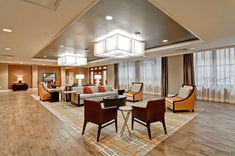 Hampton Inn & Suites Cincinnati-Downtown — photo 2