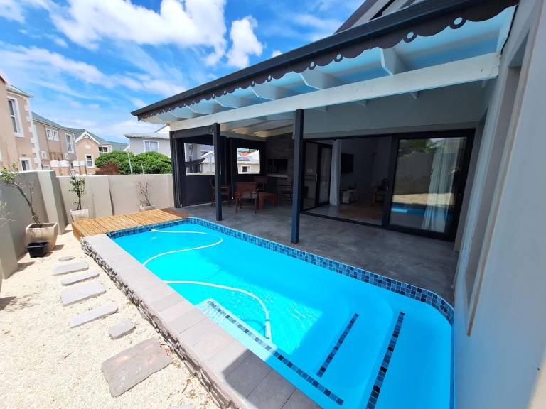 House Jeffreys Bay