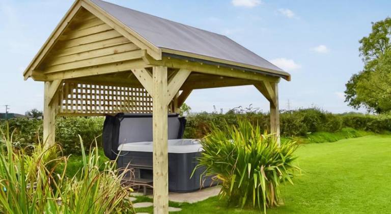 House with hot tub | Pets allowed in Carlisle