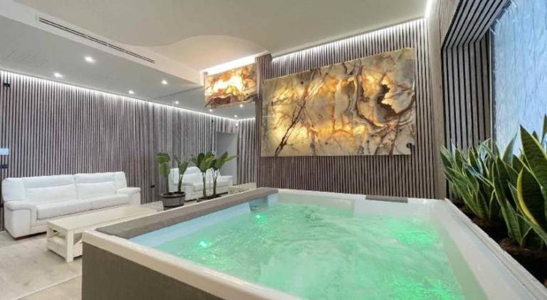 Ample villa with pool & jacuzzi | Pet-friendly — photo 2