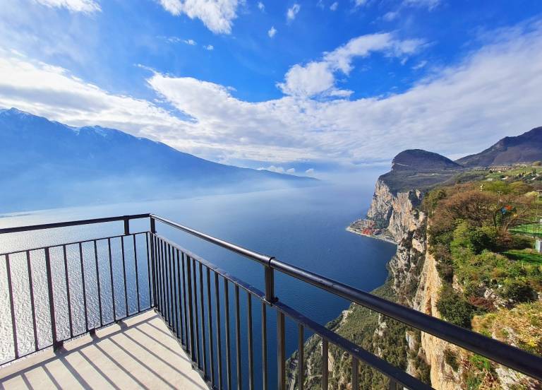 Rental apartment with yard, barbecue & terrace in Brescia