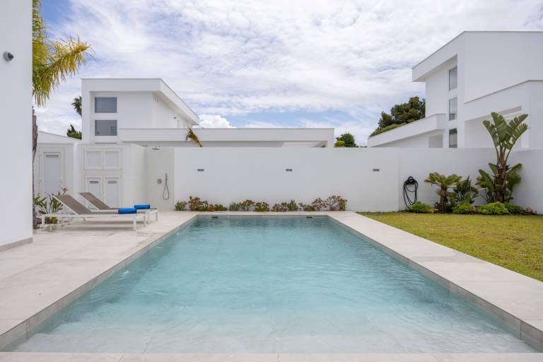 Villa with garden, private pool & fast internet | River view — photo 2